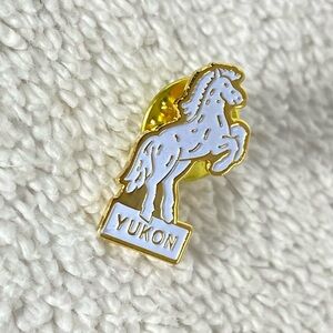 5/$35 Vintage Whitehorse Yukon Enamel Souvenir Pin